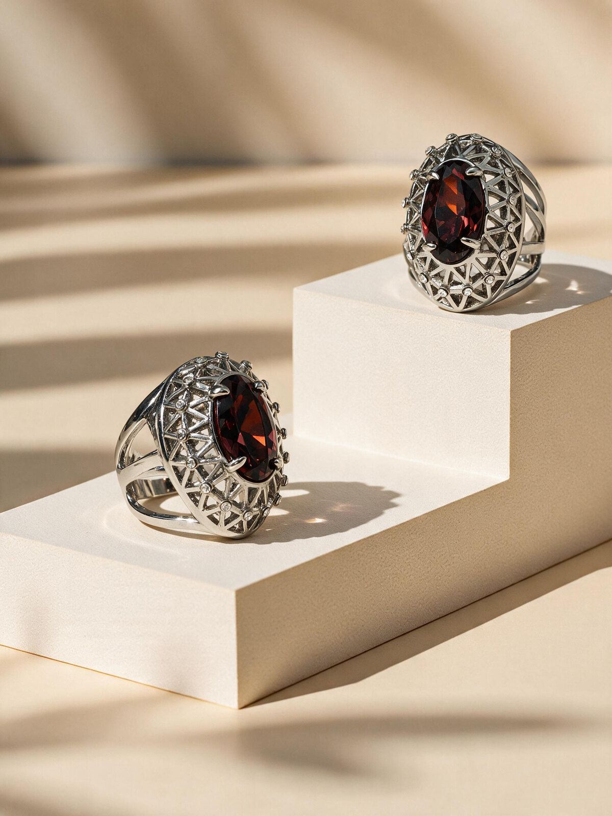 Garnet lattice ring, No. 021 — Romae